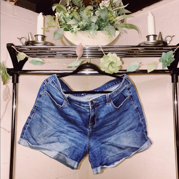 MAKE ME AN OFFER - Picture 9 of 11